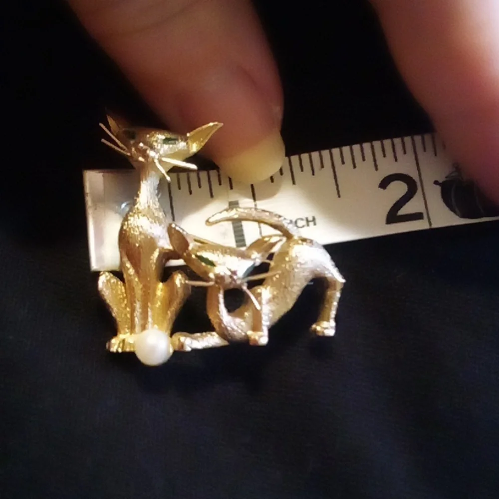 Vintage Boucher Siamese Cats Pearl Brooch